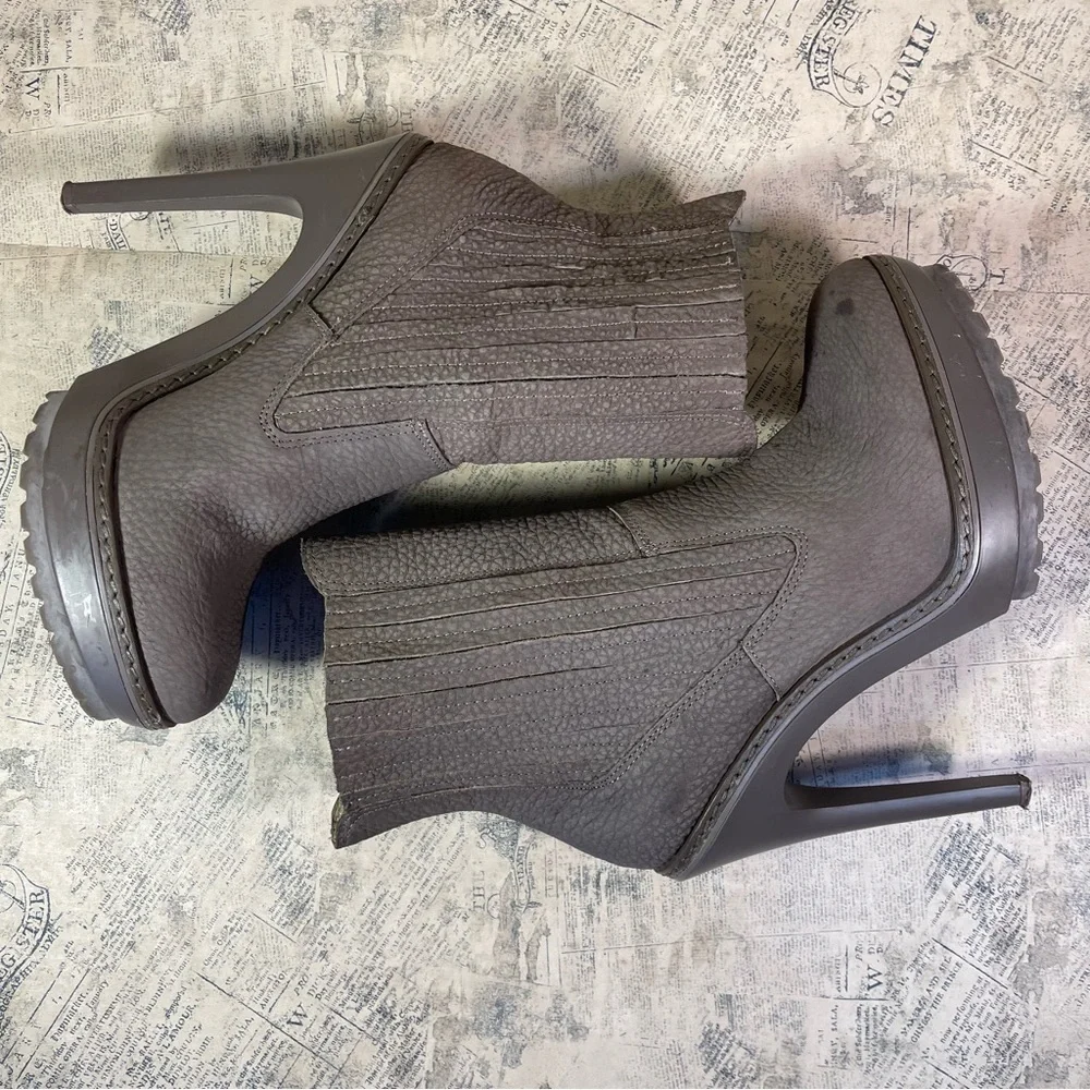 BCBGMaxAzria Virginia Taupe Leather Platform Stiletto Pull On Tall Boots Nubuck